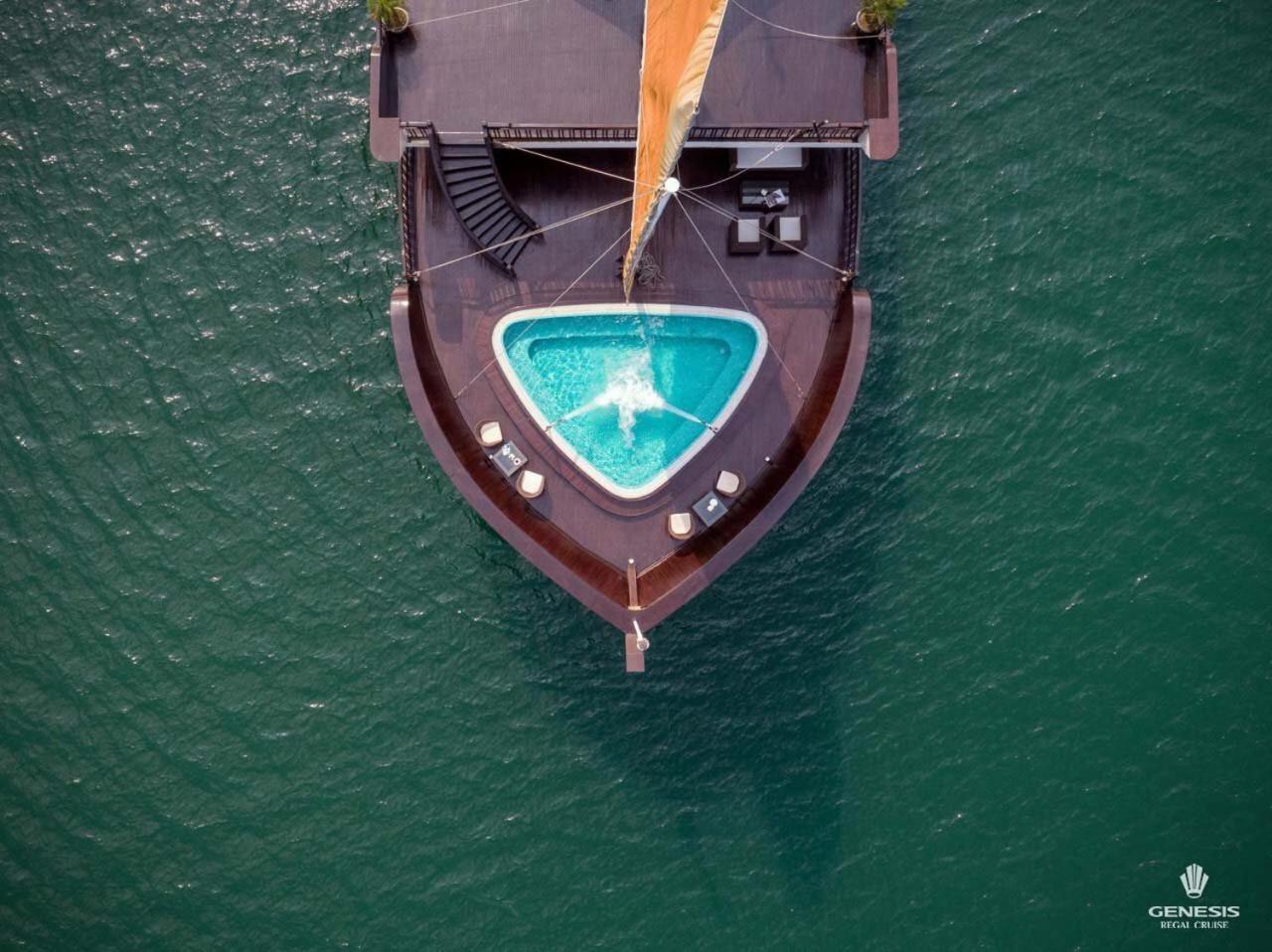 Genesis Luxury Regal Cruises Hotel Ha Long Buitenkant foto
