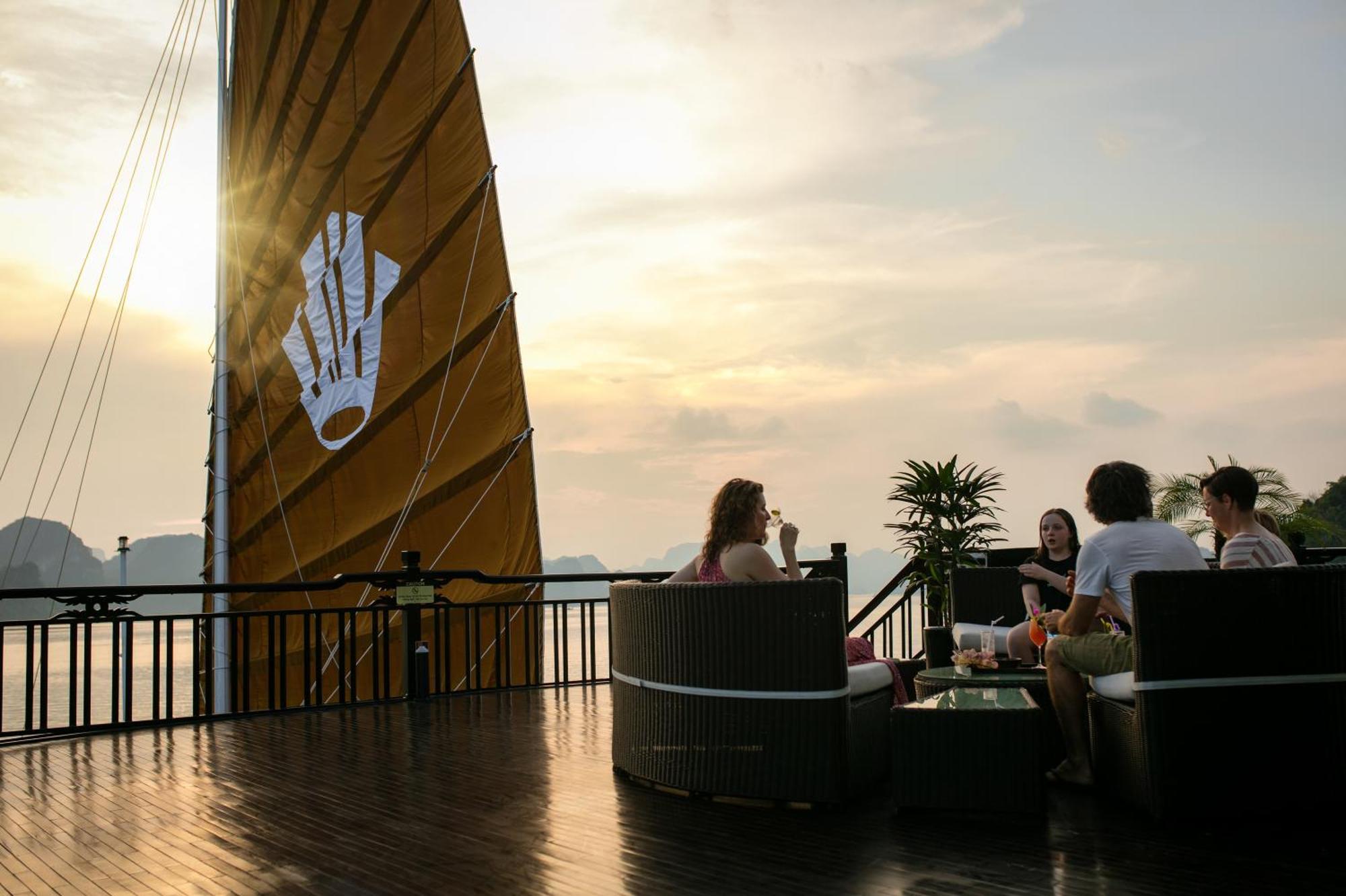 Genesis Luxury Regal Cruises Hotel Ha Long Buitenkant foto